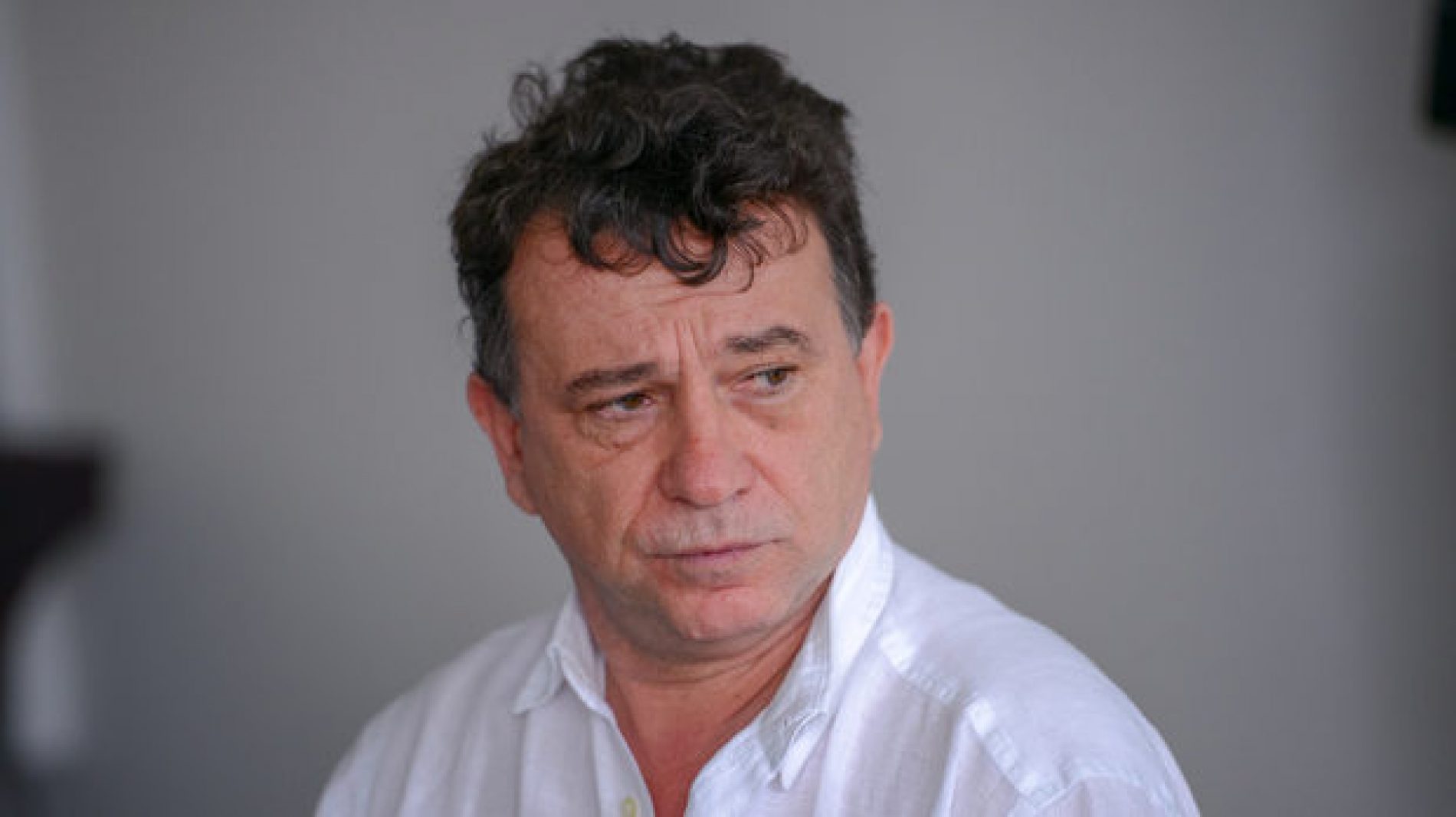 ЕДОАРДО МИРОЛИО КУПИ МАРКАТА ЗА ДРЕХИ DiKa