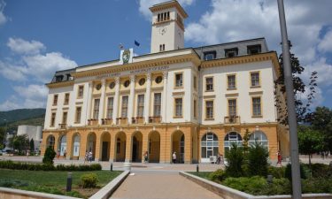 В НАВЕЧЕРИЕТО НА ДИМИТРОВДЕН – ДЕЛЕГАЦИИ ОТ УНГАРИЯ, РУМЪНИЯ И СЪРБИЯ ЩЕ ПОСЕТЯТ СЛИВЕН