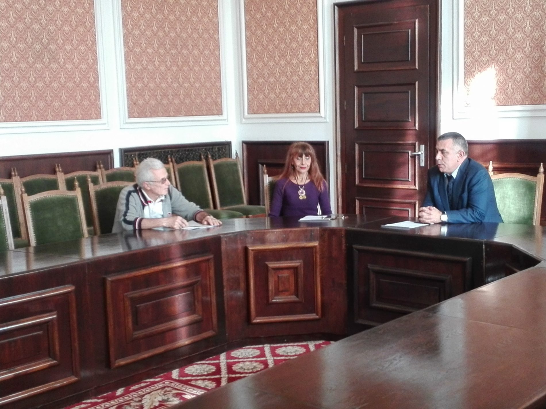 ОБЩИНСКОТО РЪКОВОДСТВО ПРОВЕДЕ ПРИЕМНИЯ СИ ДЕН
