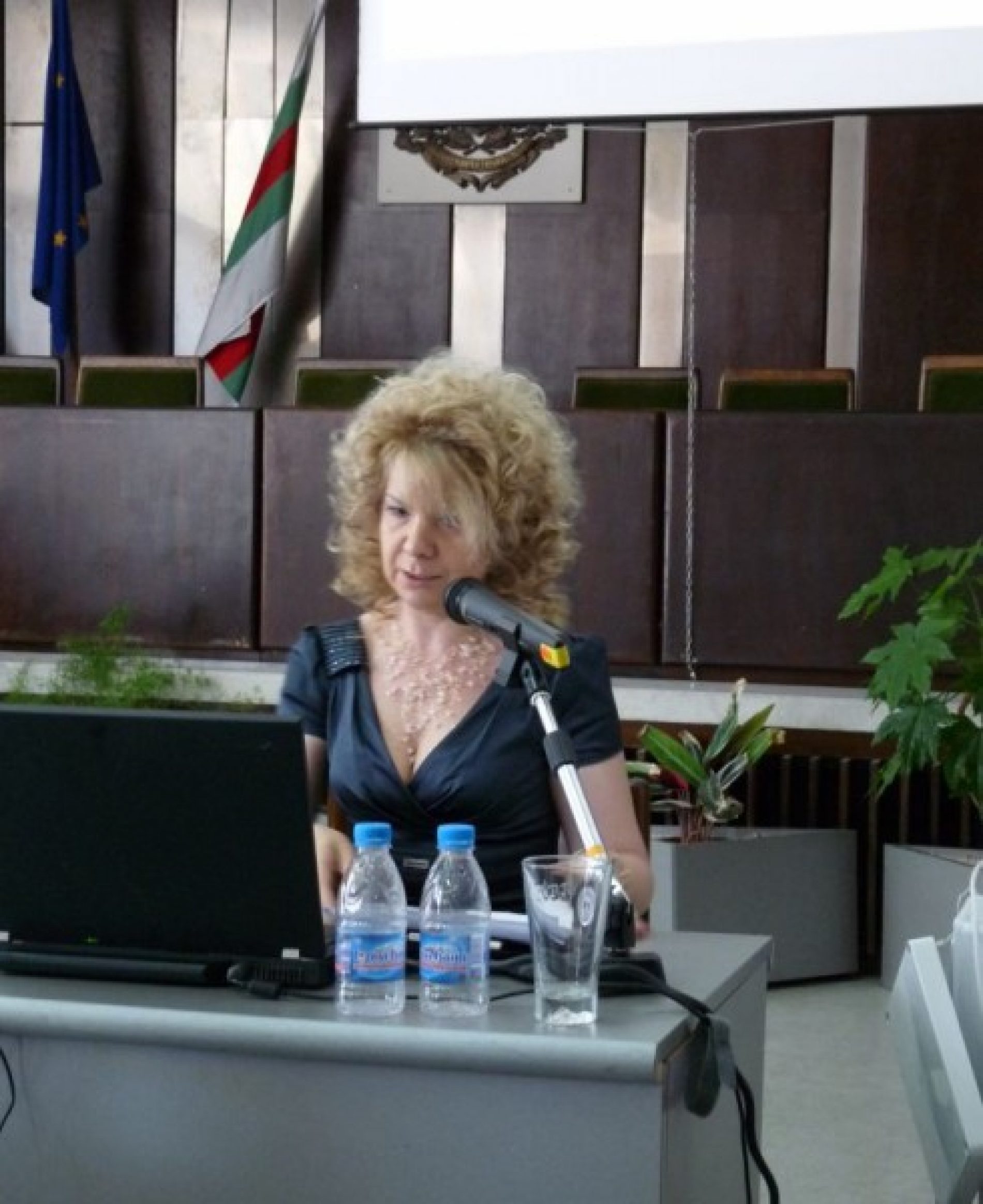МИНИСТЕРСТВОТО НА ОБРАЗОВАНИЕТО НАГРАДИ ДИРЕКТОРКАТА НА ПГ „ДОБРИ ЖЕЛЯЗКОВ“ – СЛИВЕН