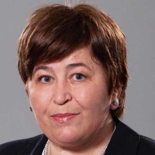 МИНИСТЪР БАЛТОВА: ТОВА ЛЯТО БЕЗПЛАТНО ЩЕ ПОЧИВАТ 30 000 УЧЕНИЦИ