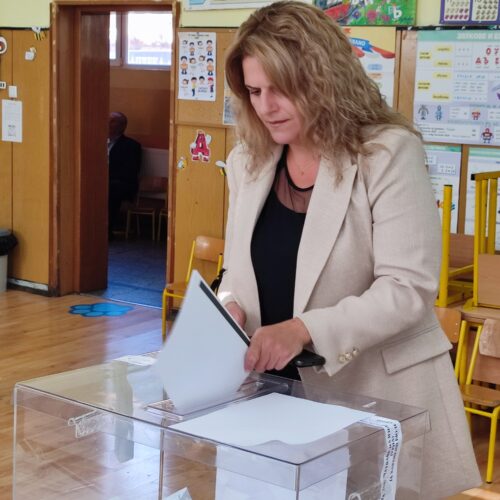 МАРИЯ БЕЛОВА: ГЛАСУВАХ ЗА ЗНАЕЩИЯ И МОЖЕЩ КАНДИДАТ, КОЙТО РАБОТИ С МИСЪЛ ЗА ХОРАТА И СЛИВЕН