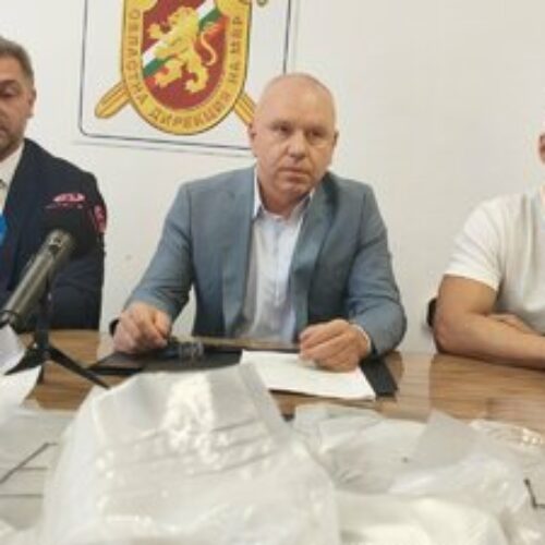 ОКРЪЖНА ПРОКУРАТУРА-СЛИВЕН ПРИВЛЕЧЕ КЪМ НАКАЗАТЕЛНА ОТГОВОРНОСТ 4 ЛИЦА, ОБВИНЕНИ В ДЪРЖАНЕ С ЦЕЛ РАЗПРОСТРАНЕНИЕ НА МАРИХУАНА НА СТОЙНОСТ 7 600 000 ЛЕВА