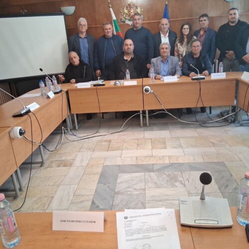 МНОЗИНСТВОТО ОБЩИНСКИ СЪВЕТНИЦИ В ТВЪРДИЦА: КМЕТЪТ БЕЗДЕЙСТВА ЗА ПРОЕКТ НА СТОЙНОСТ 1,9 МЛН. ЛЕВА