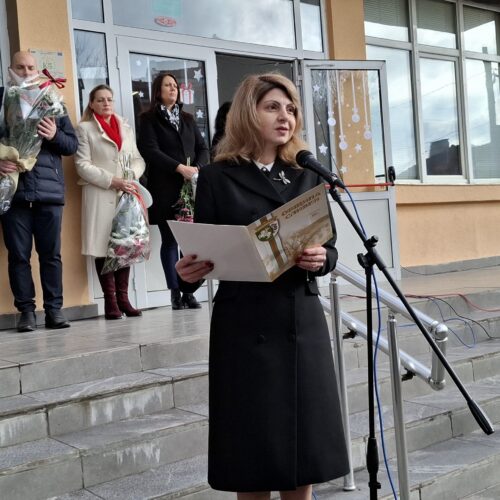 НА БОГОЯВЛЕНИЕ ОСНОВНО УЧИЛИЩЕ „ХРИСТО БОТЕВ“ В СЛИВЕН ОТБЕЛЯЗА ПАТРОННИЯ СИ ПРАЗНИК