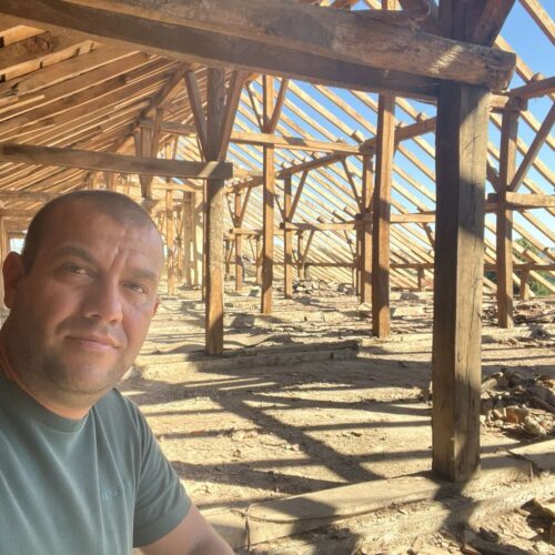 ОБЩИНА СЛИВЕН ЗАПОЧНА РЕМОНТ НА ПОКРИВА НА УЧИЛИЩЕТО В СЕЛО СТАРА РЕКА