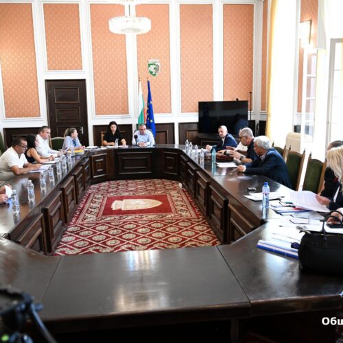 КОНСУЛТАЦИИТЕ ЗА СЪСТАВИТЕ НА СИК В СЛИВЕН ПРИКЛЮЧИХА БЕЗ СЪГЛАСИЕ, СПОРЪТ ОТИВА В РИК