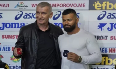 СЛИВЕНСКАТА БЛОКАДА В БЪЛГАРСКИТЕ ЩАНГИ ПРИКЛЮЧИ