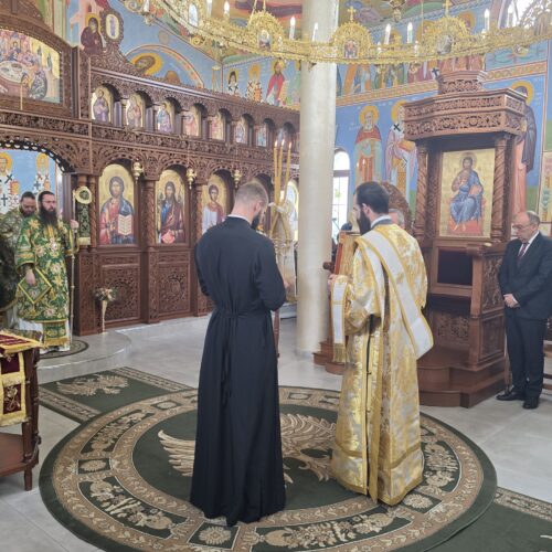 ОБЛАСТНИЯТ УПРАВИТЕЛ МИХАИЛ КАШЕРОВ ПОЧЕТЕ ХРАМОВИЯ ПРАЗНИК В ХРАМ „СВ. ПРЕП. ПЕТКА-ПАРАСКЕВА“ В СЛИВЕН