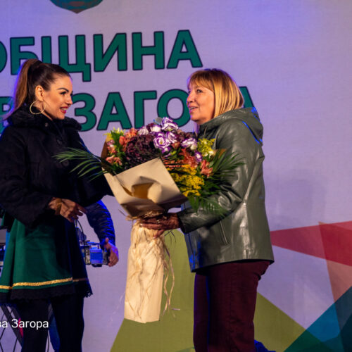 МУЗИКА, ЕМОЦИИ И ПРАЗНИЧЕН БЛЯСЪК ЗА ПЕТКОВДЕН В НОВА ЗАГОРА