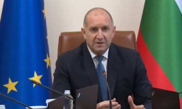 РАДЕВ: ЦЕНИТЕ НА ТОКА И ПАРНОТО НЯМА ДА СЕ ПОВИШАВАТ ПРЕЗ ОТОПЛИТЕЛНИЯ СЕЗОН