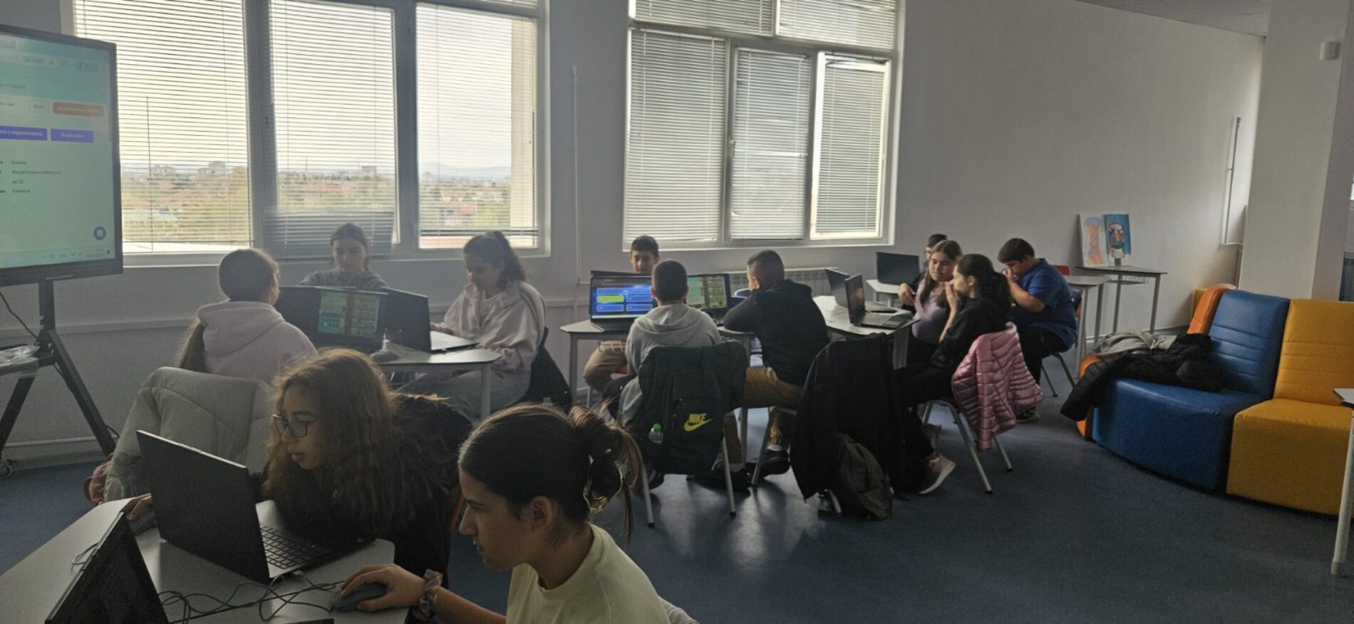 В ОУ „ПАНАЙОТ ХИТОВ“ МАТЕМАТИКАТА СЕ ПРЕВРЪЩА В ИНОВАТИВНО ДИГИТАЛНО ПРИКЛЮЧЕНИЕ